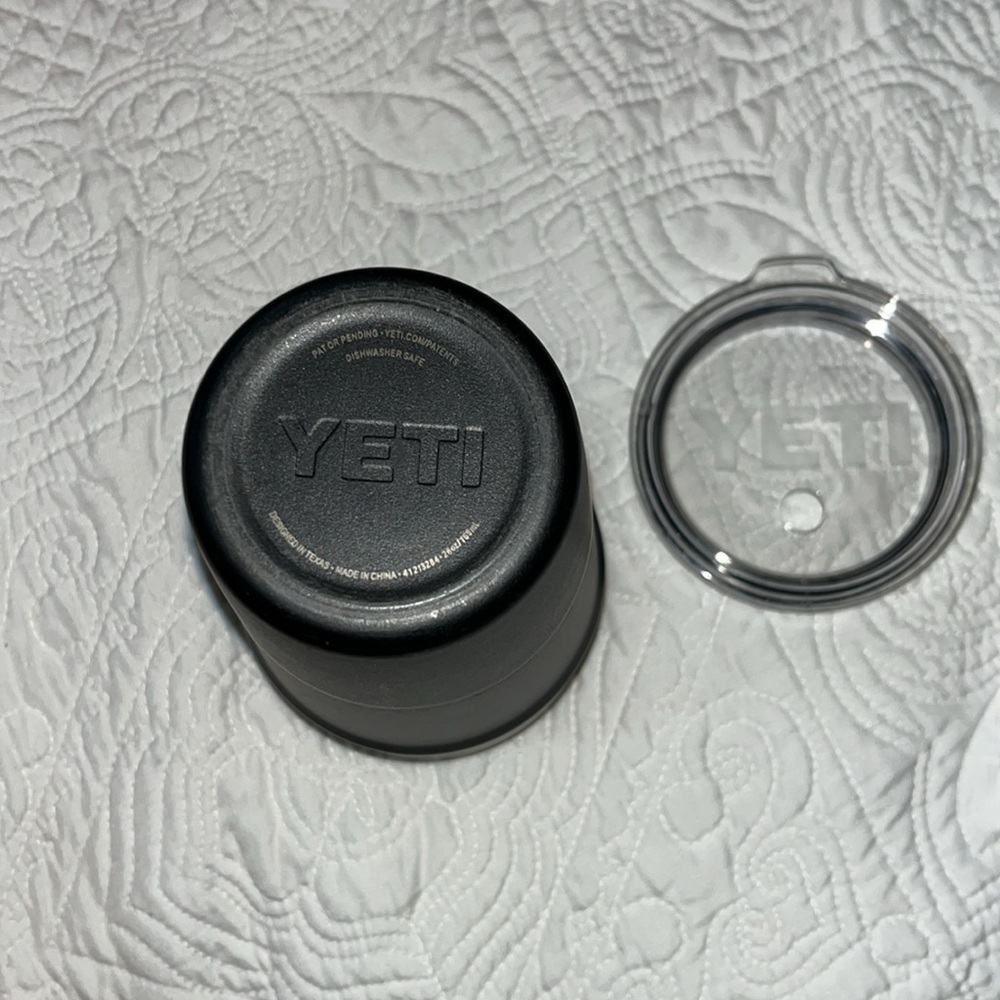 * Yeti Rambler 30oz Stackable cup - Picture 4 of 6